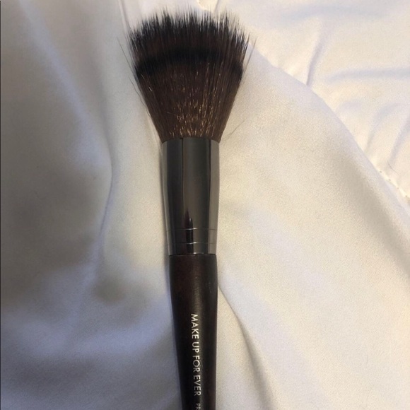 Makeup forever Pro 122 blending brush - Picture 2 of 5